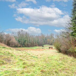 CORP DE FERME AVEC GRANGE ET TERRAIN DE 6200  M² <small>&nbsp;Sous compromis&nbsp;</small>