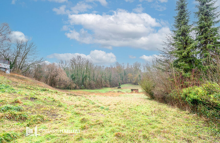 CORP DE FERME AVEC GRANGE ET TERRAIN DE 6200  M² <small>&nbsp;Sous compromis&nbsp;</small>
