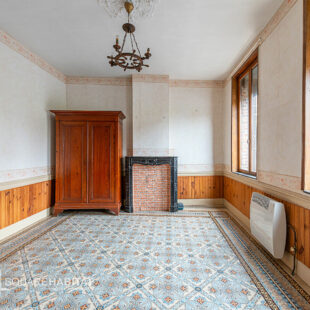 CORP DE FERME AVEC GRANGE ET TERRAIN DE 6200  M² <small>&nbsp;Sous compromis&nbsp;</small>