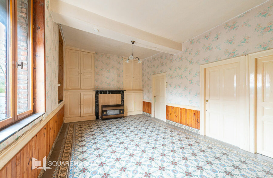 CORP DE FERME AVEC GRANGE ET TERRAIN DE 6200  M² <small>&nbsp;Sous compromis&nbsp;</small>