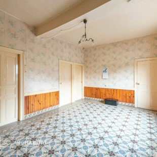 CORP DE FERME AVEC GRANGE ET TERRAIN DE 6200  M² <small>&nbsp;Sous compromis&nbsp;</small>