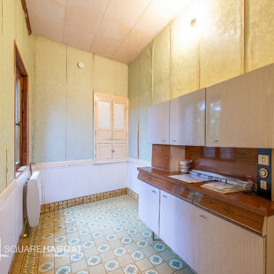 CORP DE FERME AVEC GRANGE ET TERRAIN DE 6200  M² <small>&nbsp;Sous compromis&nbsp;</small>