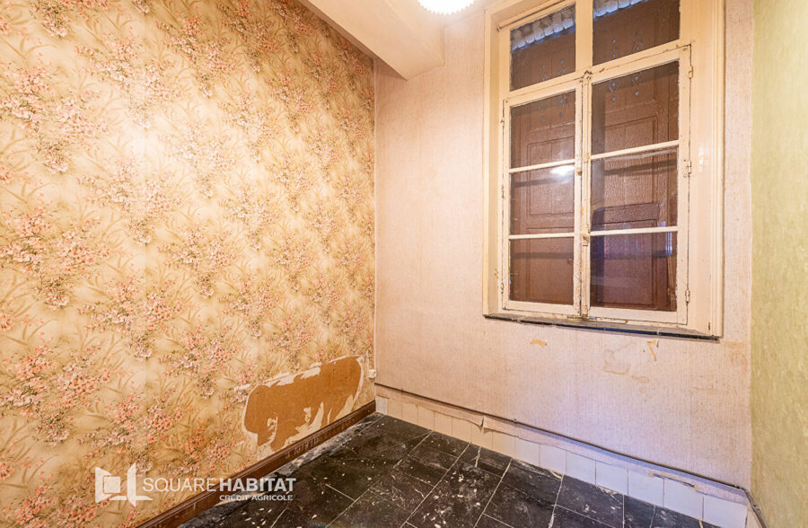 CORP DE FERME AVEC GRANGE ET TERRAIN DE 6200  M² <small>&nbsp;Sous compromis&nbsp;</small>