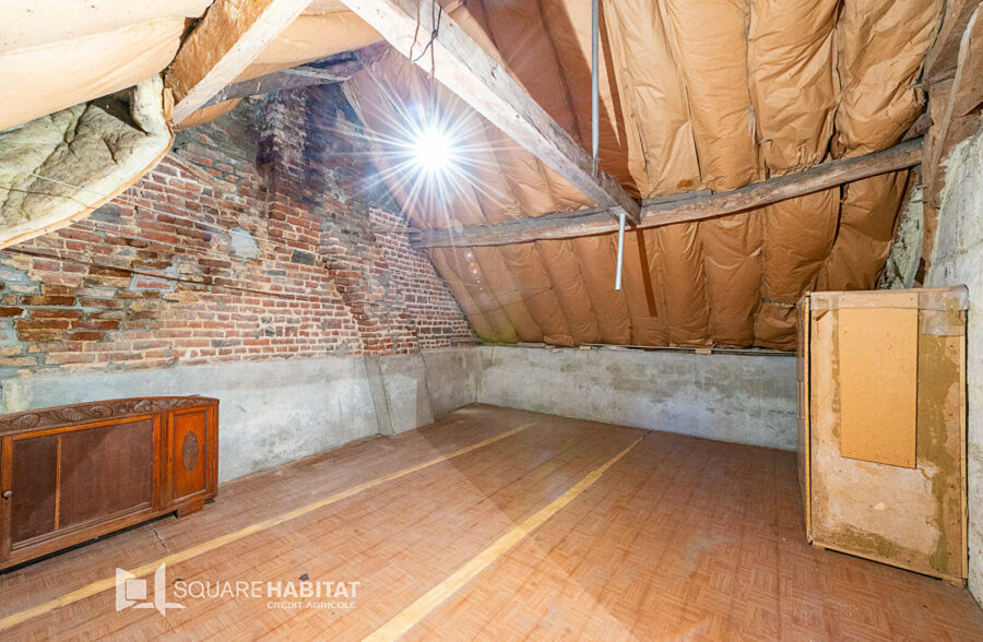 CORP DE FERME AVEC GRANGE ET TERRAIN DE 6200  M² <small>&nbsp;Sous compromis&nbsp;</small>