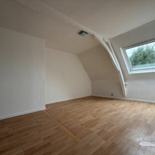 Roncq Blanc Four Semi plain-pied de plus de 100 m2