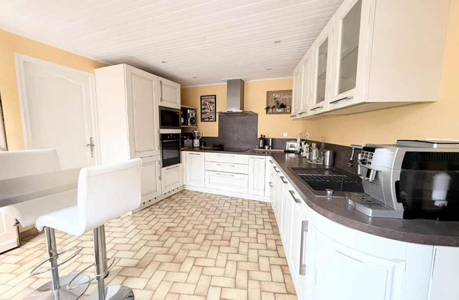 Roncq Blanc Four Semi plain-pied de plus de 100 m2