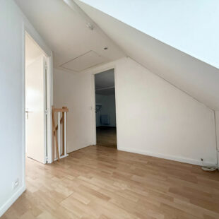 Roncq Blanc Four Semi plain-pied de plus de 100 m2