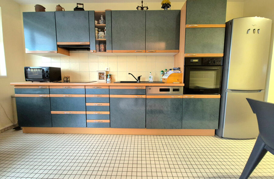 APPARTEMENT DOUBLE SEJOUR 3 CHAMBRES LOGGIA ET PARKING EN HYPER CENTRE