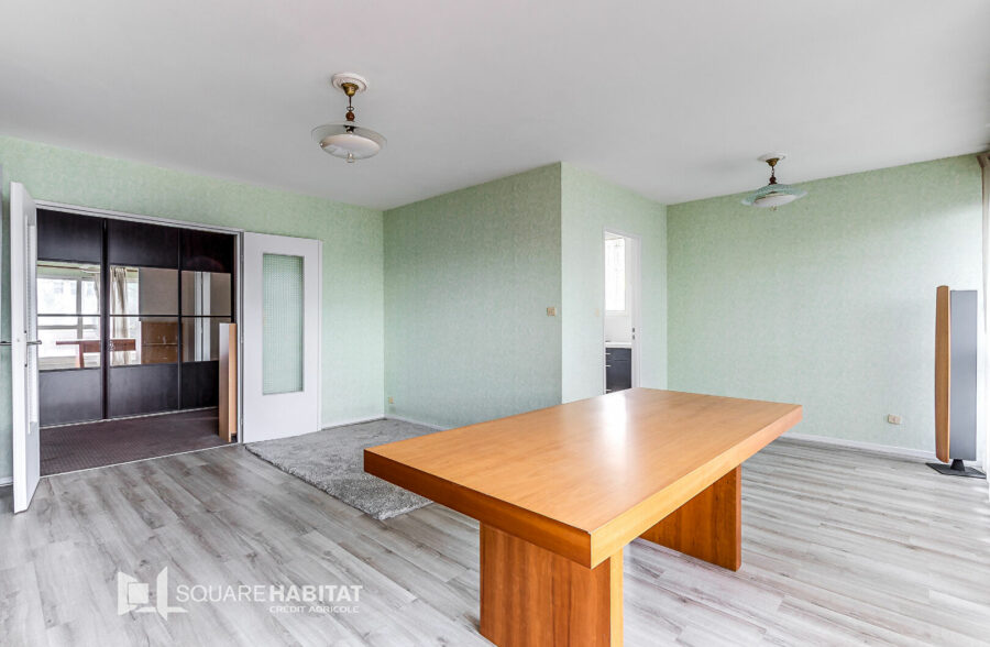 PROCHE BUS ET METRO APPARTMEENT DANS UNE RESIDENCE SECURISEE AVEC 2 CHAMBRES – BALCON – GARAGE ET CAVE