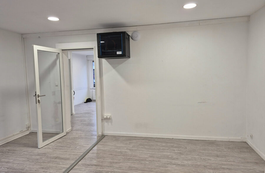 Local commercial Lens 65 m2