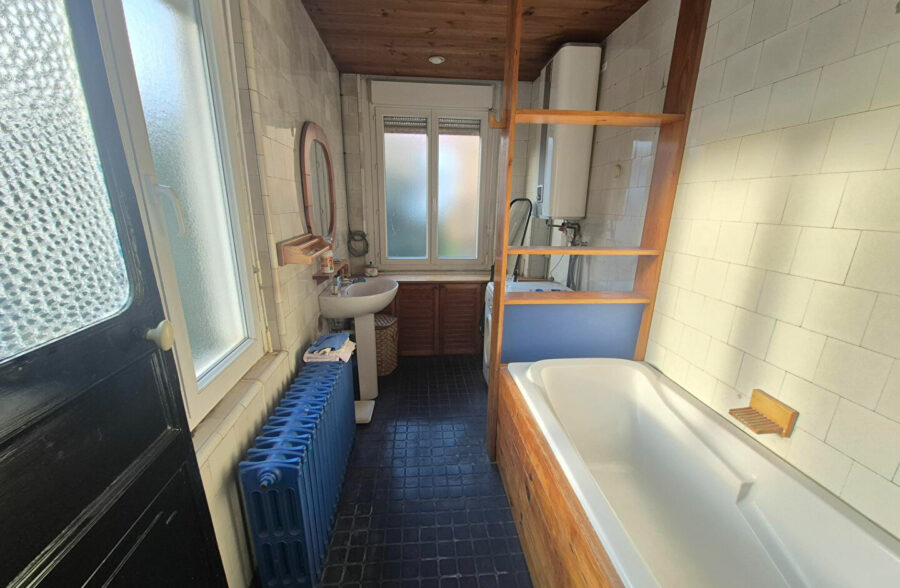 WAZEMMES / GAMBETTA : Maison 1930 4/5 chambres jardin et cave